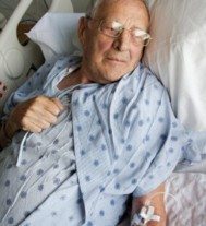 Elderly Mesothelioma Patients Need “Less Toxic” Treatment Options